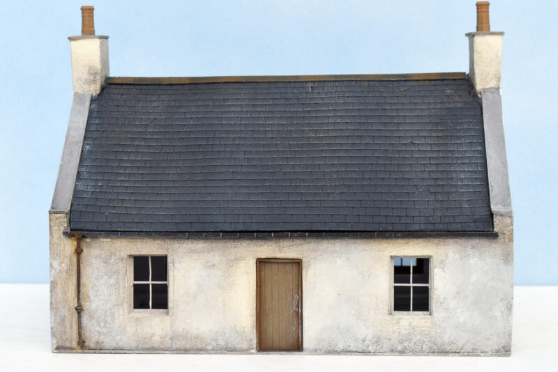 Classic Highland 'But & Ben' whitewashed cottage - Image 2